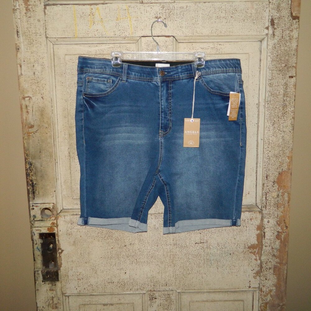 Angels Forever Young Everluxe Sculpt Bermuda Shorts Sz 22W (R-11)